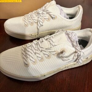 allbirds White Knit cruiser remix sneaker with Cream Accents (new in box)